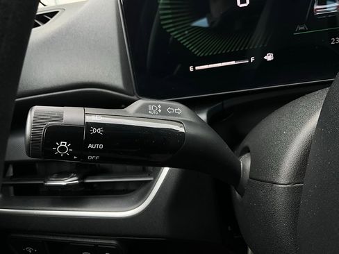 Used 2025 Kia K4 LXS image 36