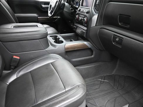 Used 2019 Chevrolet Silverado 1500 RST AWD/4WD image 9