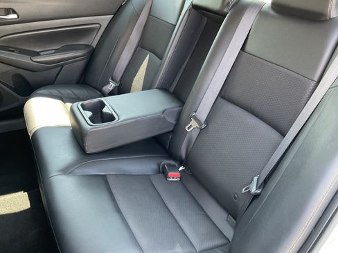 Used 2021 Nissan Altima 2.5 SR FWD image 34