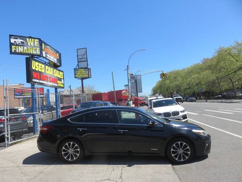 Used 2018 Toyota Avalon XLE Plus w/ Protection Package FWD image 9