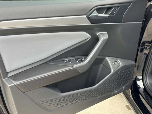 New 2026 Volkswagen Jetta SE image 8