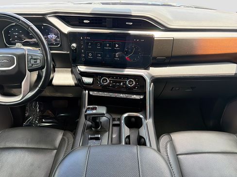 Used 2024 GMC Sierra 1500 Denali AWD/4WD image 18