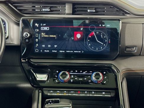 Used 2022 GMC Sierra 1500 AT4 w/ AT4 Premium Package image 16