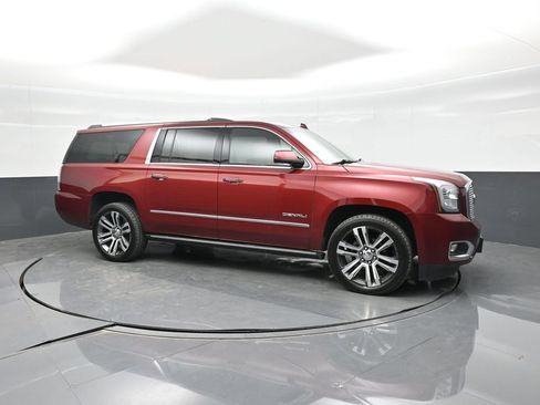 Used 2017 GMC Yukon XL Denali w/ Open Road Package AWD/4WD image 20