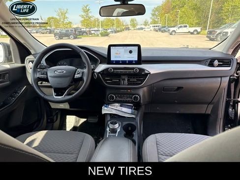 Used 2022 Ford Escape SE w/ SE Sport Appearance Package AWD/4WD image 12