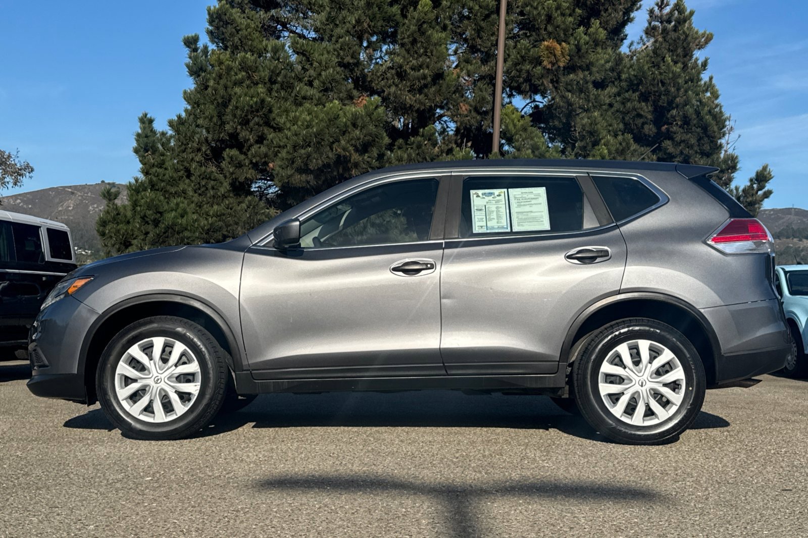 Used 2016 Nissan Rogue S FWD image 9