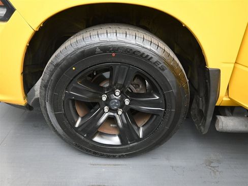 Used 2016 RAM 1500 Sport w/ Stinger Yellow Sport Package AWD/4WD image 17
