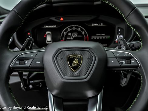 Used 2024 Lamborghini Urus S image 35