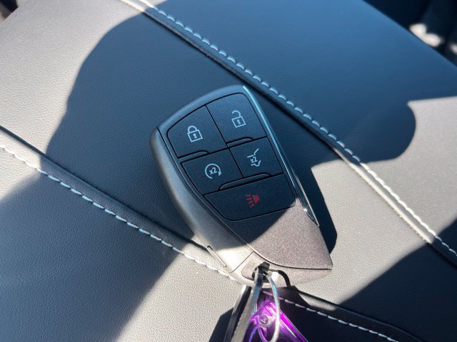 New 2027 Chevrolet Traverse RS w/ LPO, Floor Liner Package FWD image 45