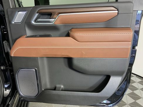 Used 2025 GMC Sierra 3500 Denali Ultimate image 28