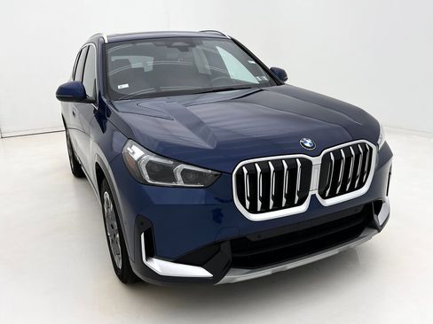 Certified 2025 BMW X1 xDrive28i w/ Convenience Package image 3