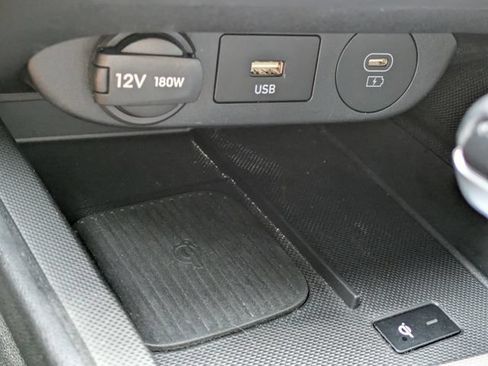 Used 2025 Hyundai Elantra SEL FWD image 22