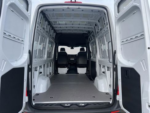 Used 2025 Mercedes-Benz Sprinter 2500 image 11