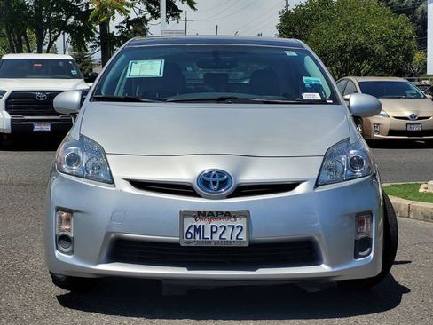 Used 2010 Toyota Prius Five FWD image 3