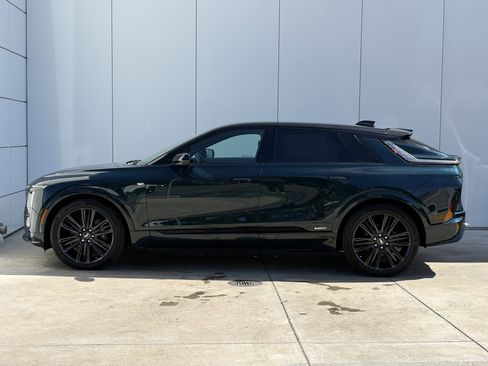 New 2026 Cadillac Lyriq V image 4