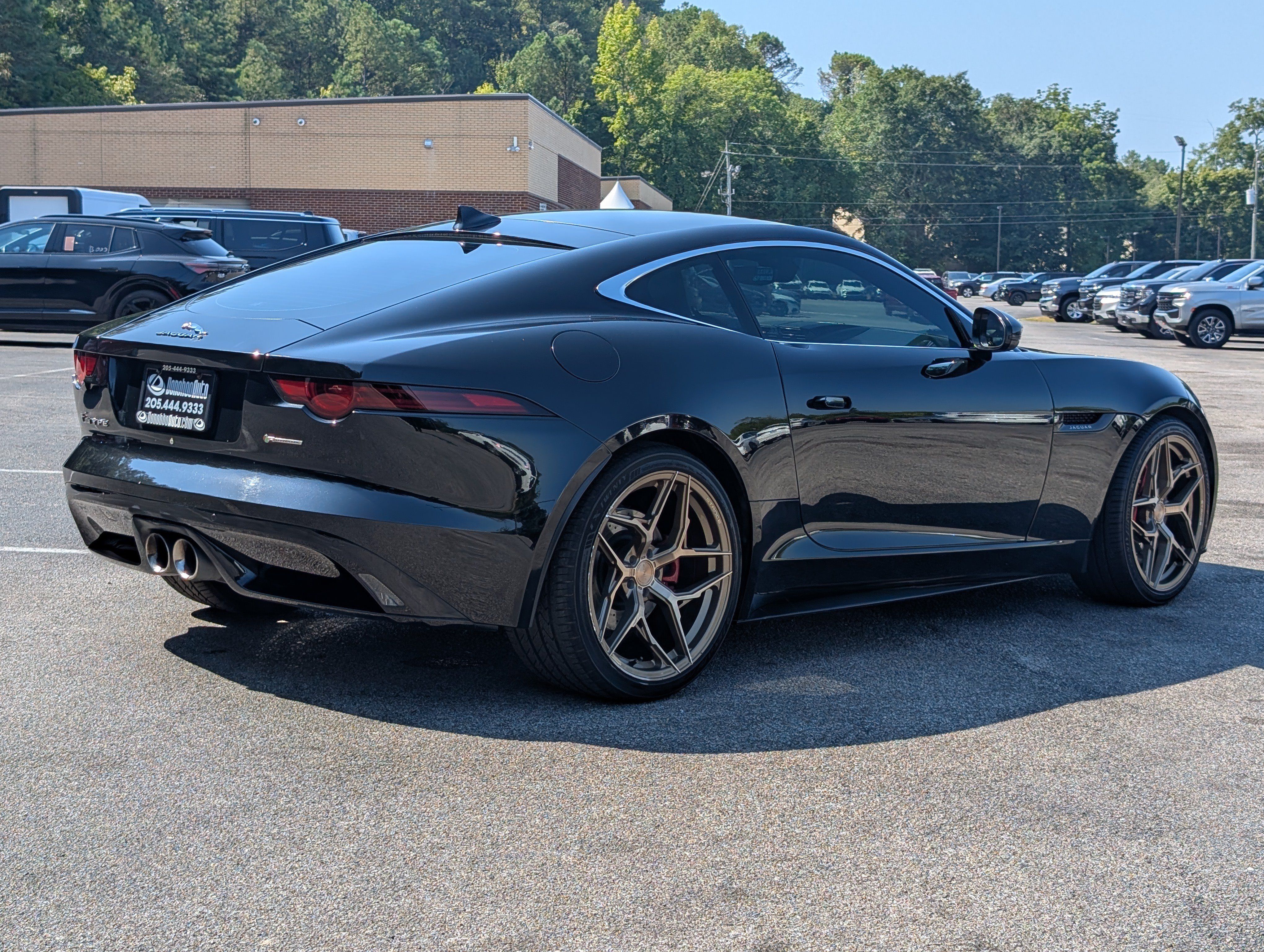 Used 2018 Jaguar F-TYPE R-Dynamic RWD image 9