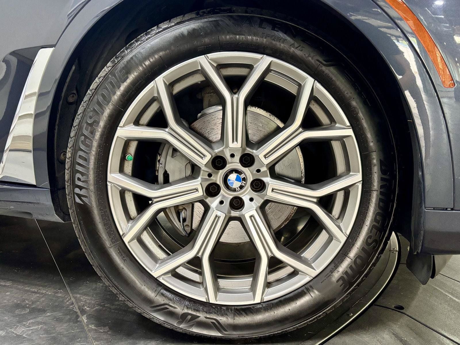 Used 2021 BMW X7 xDrive40i w/ Parking Assistance Package AWD/4WD image 12