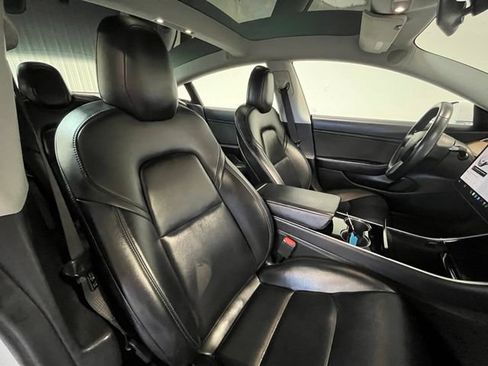 Used 2019 Tesla Model 3 RWD image 9