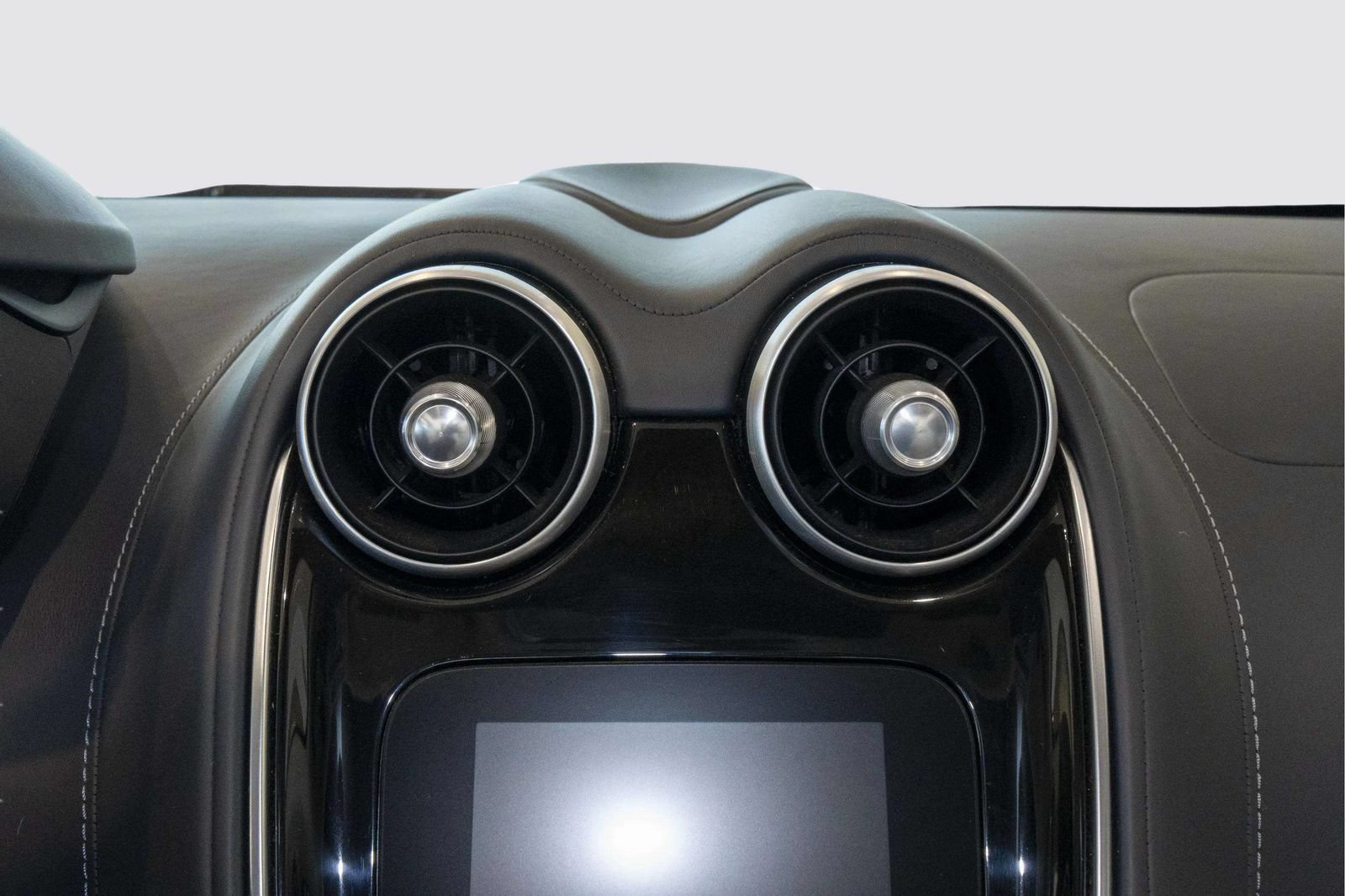 Used 2023 McLaren GT RWD image 26