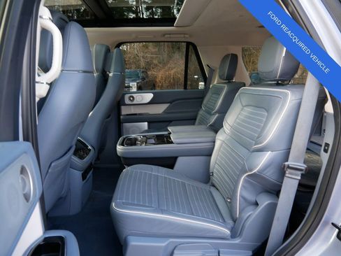 Used 2024 Lincoln Navigator Black Label image 11