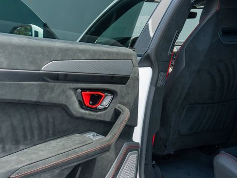 Used 2023 Lamborghini Urus Performante AWD/4WD image 71