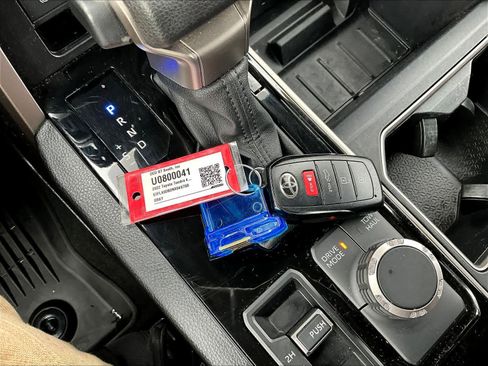 Used 2022 Toyota Tundra SR5 image 31