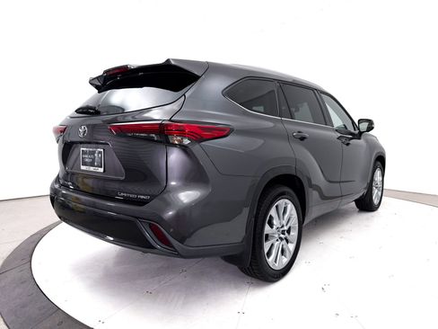 Used 2023 Toyota Highlander Limited AWD/4WD image 18