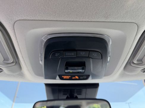 Used 2025 Toyota Corolla LE FWD image 29