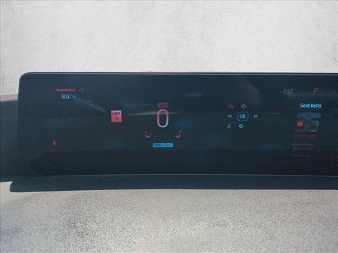 Used 2025 Ford Expedition Active RWD image 11