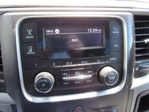 Used 2020 RAM 1500 Tradesman w/ Chrome Appearance Group AWD/4WD image 34