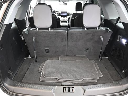 Used 2021 Ford Explorer XLT w/ Equipment Group 202A RWD image 19