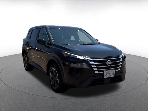 Used 2025 Nissan Rogue SV FWD image 16