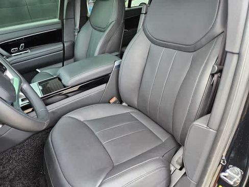 Used 2025 Land Rover Range Rover SE AWD/4WD image 14