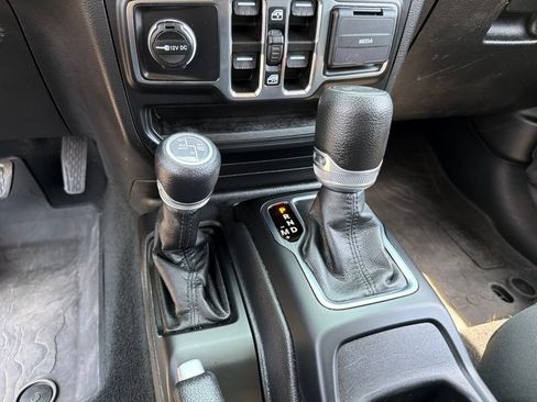 Used 2023 Jeep Wrangler Unlimited w/ Cold Weather Group AWD/4WD image 19