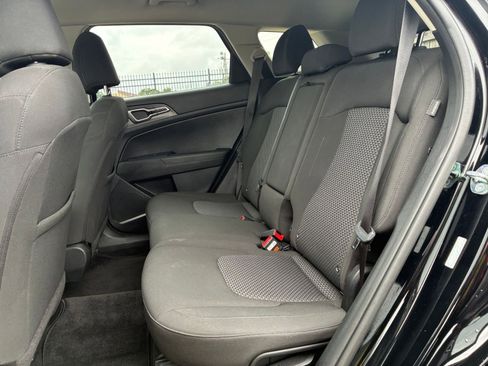 Used 2025 Kia Sportage LX FWD image 20