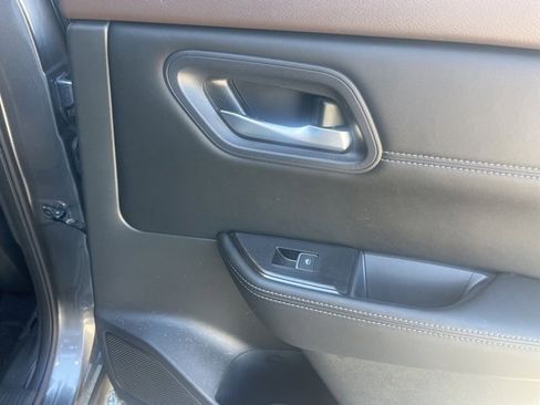 Used 2023 Nissan Rogue SL w/ SL Premium Package image 25