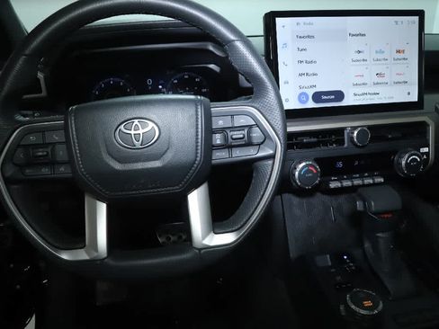 Used 2025 Toyota Tacoma TRD Sport AWD/4WD image 28