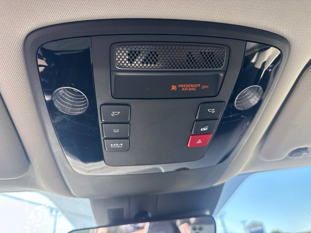 Used 2024 Kia Carnival EX FWD image 27