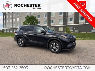 Used 2023 Toyota Highlander XLE AWD/4WD video 1