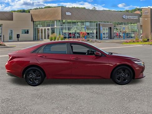 Certified 2023 Hyundai Elantra SEL image 2