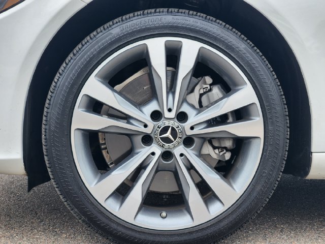 Used 2018 Mercedes-Benz C 300 4MATIC Sedan image 10