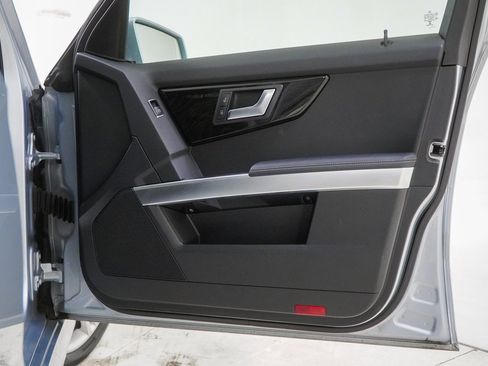 Used 2015 Mercedes-Benz GLK 350 4MATIC image 33