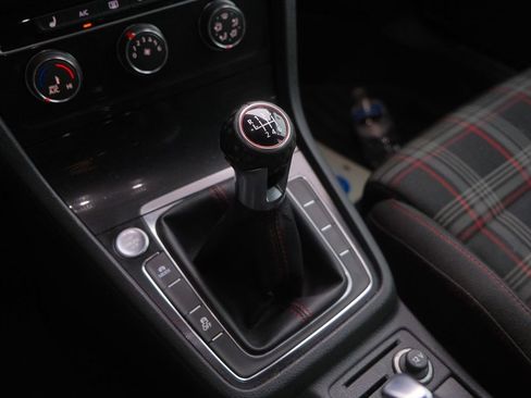 Used 2017 Volkswagen GTI Sport image 23