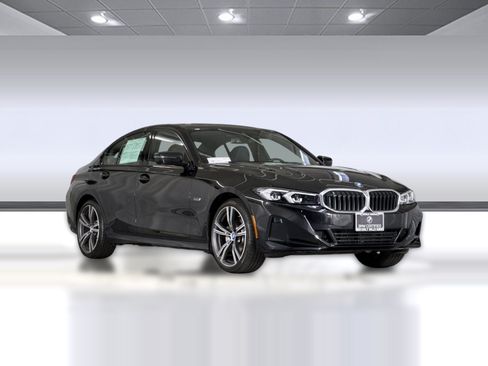 Used 2023 BMW 330e w/ Driving Assistance Package RWD image 7