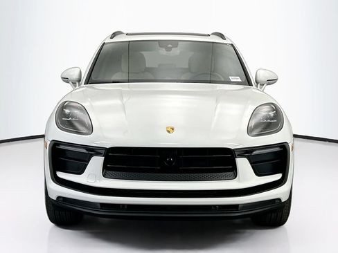 Used 2026 Porsche Macan AWD/4WD image 10