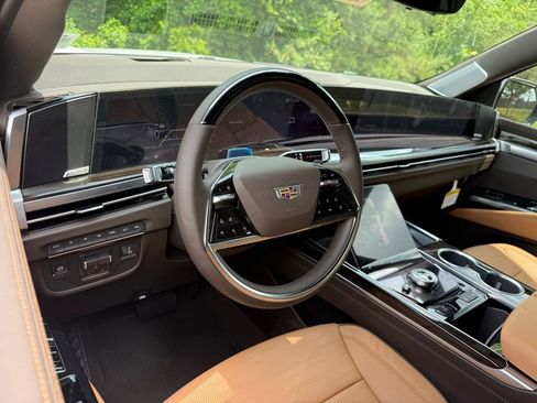 New 2026 Cadillac Escalade Luxury w/ Touring Package AWD/4WD image 3
