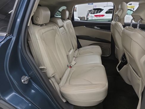 Used 2016 Lincoln MKX Reserve w/ Climate Package AWD/4WD image 11