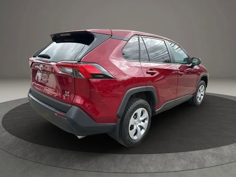 Used 2022 Toyota RAV4 LE AWD/4WD image 5