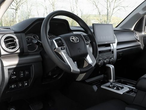 Used 2016 Toyota Tundra SR5 image 3