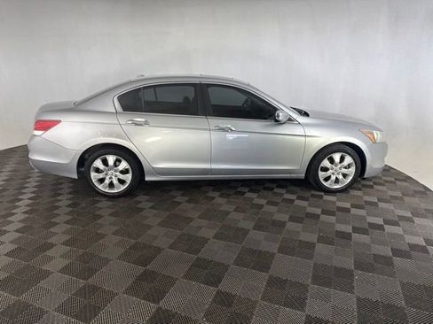 Used 2010 Honda Accord EX-L image 4